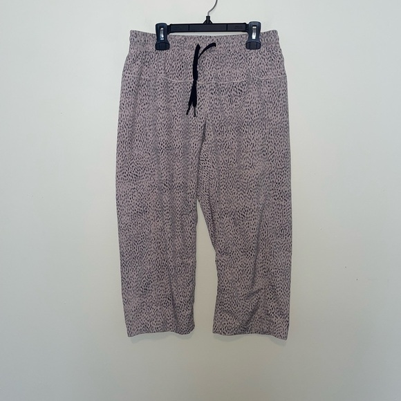 Lululemon Step Lively Crop Dottie Dash Grain Black Size 6 - Picture 4 of 9